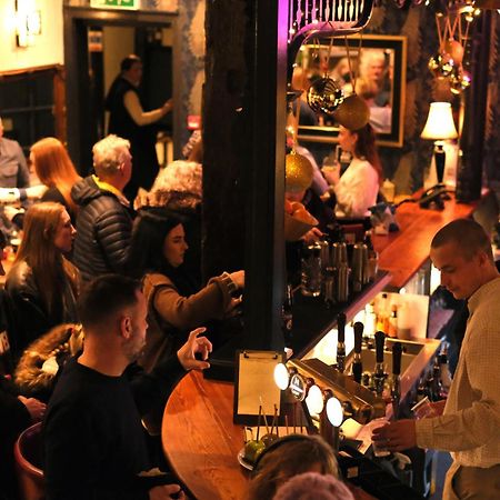 The Old Crown Coaching Inn Swindon Eksteriør bilde