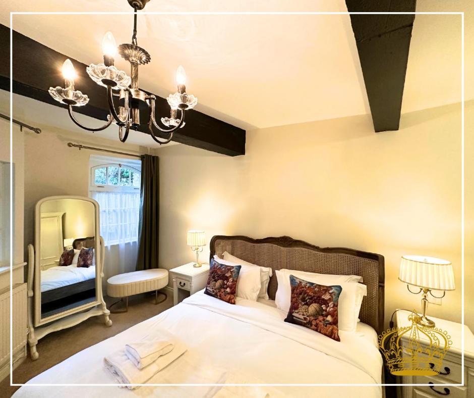The Old Crown Coaching Inn Swindon Eksteriør bilde